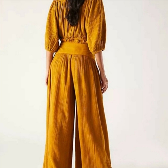Free People Lou Lou Set Golden Syrup Puff Top Buckle Pants - Picture 5 of 6